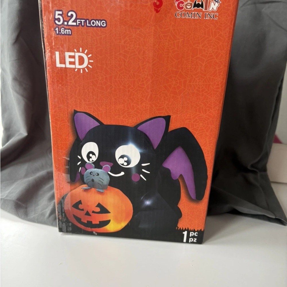 Halloween yard decor cat with pumpkin